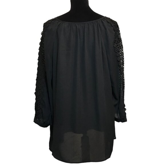 Zac & Rachel Women Black Semi-Sheer Cut Out Top in Black - Size 2X - Picture 3 of 6